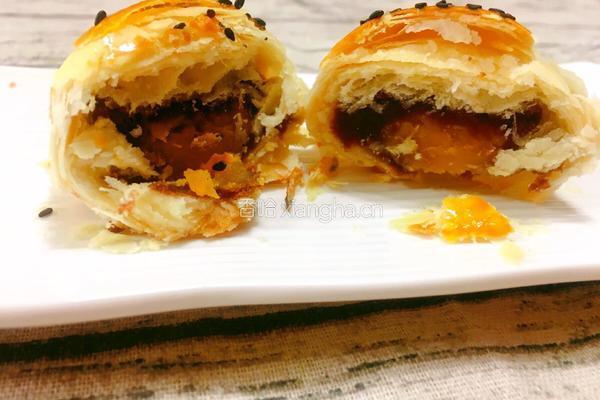 蛋黄酥的做法图解1