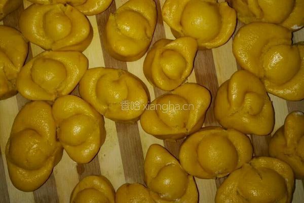 家常南瓜泥元宝的做法图解11