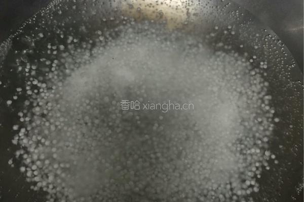 香梨银耳西米汤的做法图解3