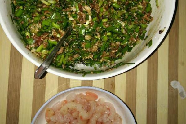 家常虾仁饺子的做法图解2