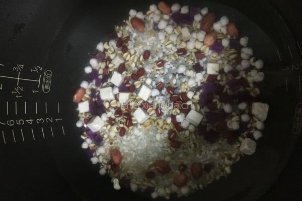薏米茯苓紫薯粥的做法图解2