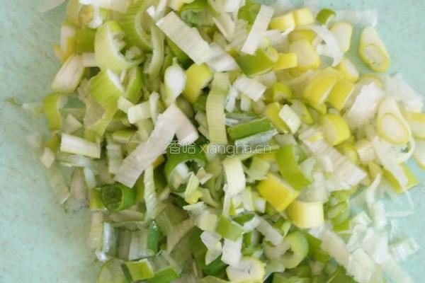 家常猪肉豆腐丸子的做法图解3