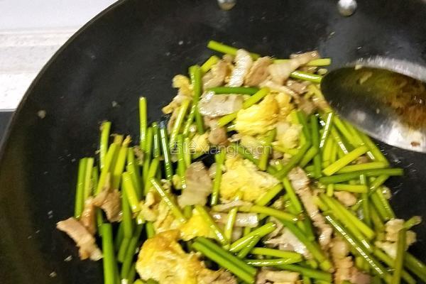 鸡蛋蒜薹炒肉的做法图解9