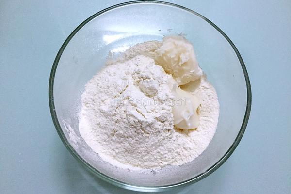 蛋黄酥的做法图解5