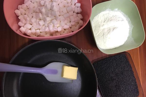 黑芝麻牛轧糖的做法图解1