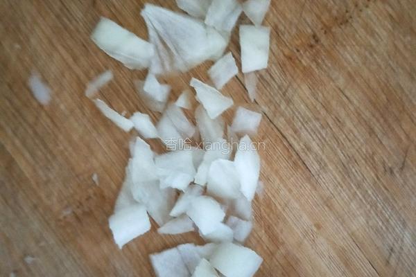 鸡蛋蘑菇洋葱面的做法图解3