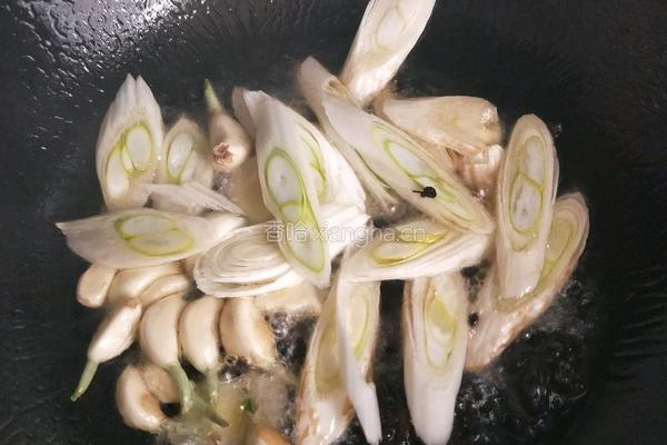 家常炖草鱼的做法图解4