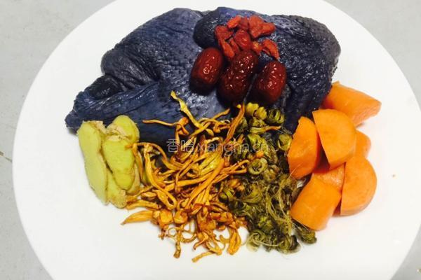 石斛虫草花乌鸡汤的做法图解1