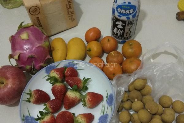 椰汁西米露的做法图解1