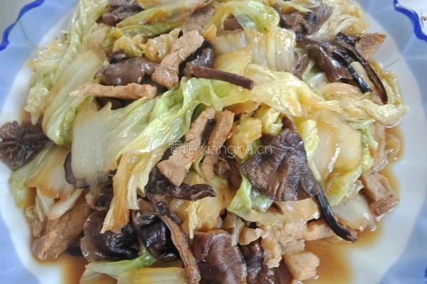 榛蘑炒菜白菜的做法图解7