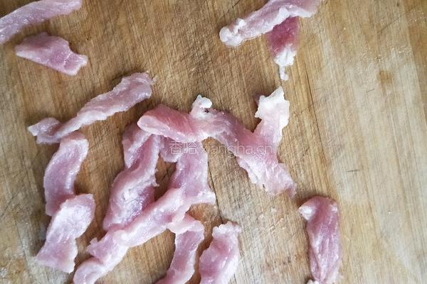 金针菇炒肉的做法图解3
