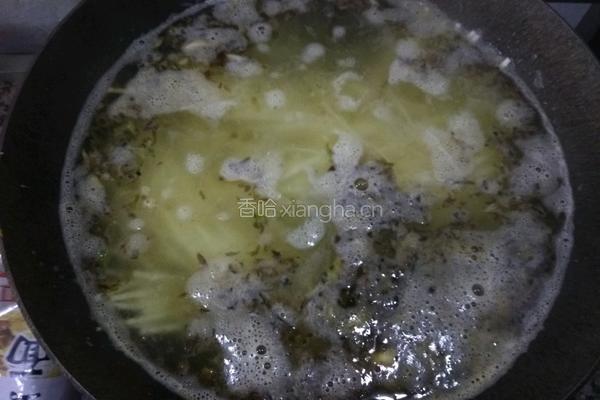 雪菜鸡蛋面的做法图解4