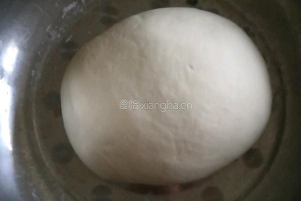 芹菜鲜肉包的做法图解1