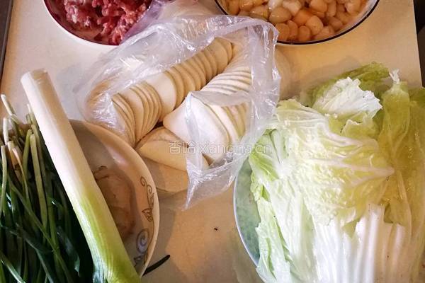 扇贝丁水饺的做法图解1