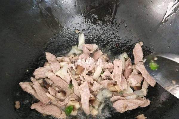 火腿炒肉的做法图解6