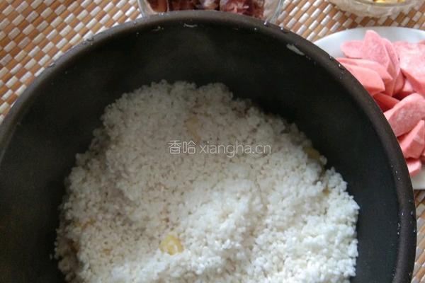 香肠土豆闷饭的做法图解3