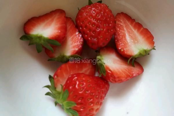 简单水果装饰生日蛋糕的做法图解6