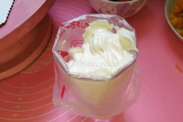 简单水果装饰生日蛋糕的做法图解8