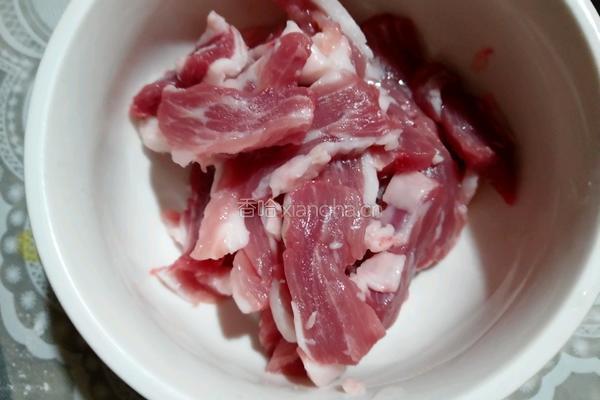 西兰花炒肉的做法图解2