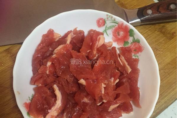 小炒黄牛肉的做法图解1