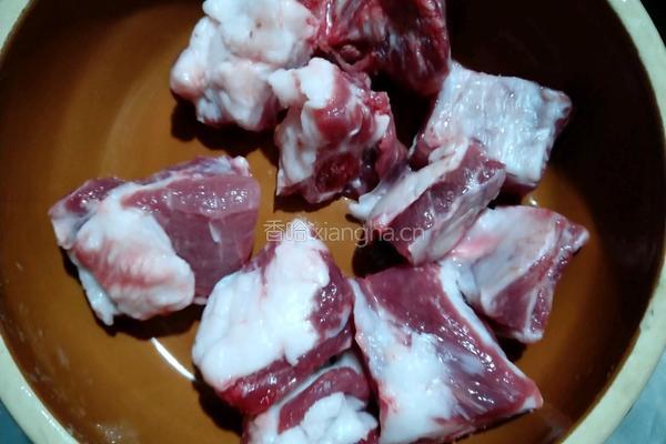 山药排骨汤的做法图解1