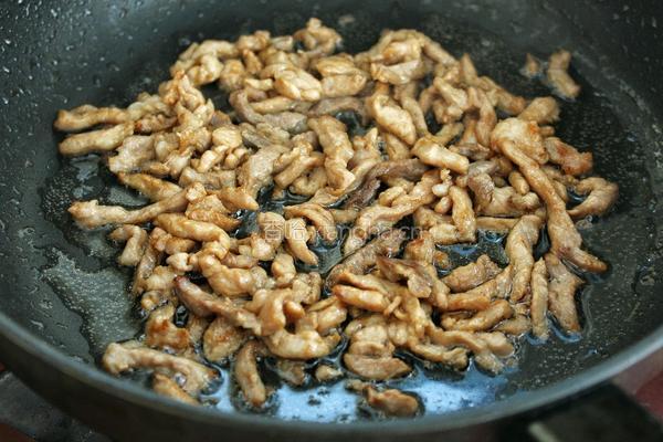 西芹瘦肉炒土豆的做法图解5