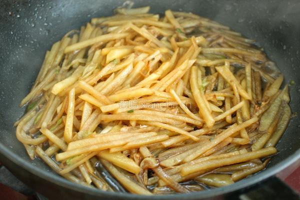 西芹瘦肉炒土豆的做法图解8