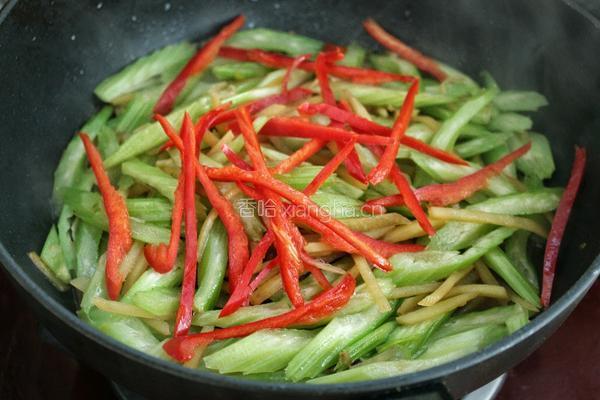 西芹瘦肉炒土豆的做法图解10
