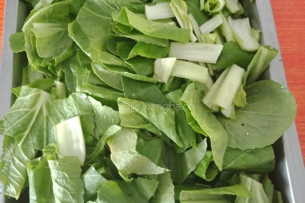 冻豆腐炖小白菜的做法图解1