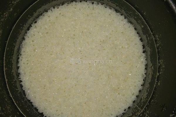 菠萝糯米饭的做法图解1