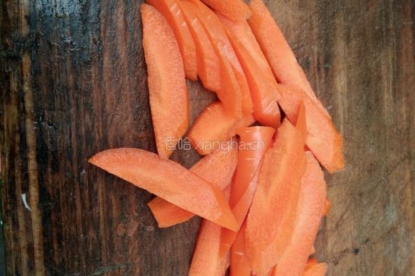 鸡腿菇炒肉的做法图解2
