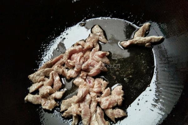 鸡腿菇炒肉的做法图解4
