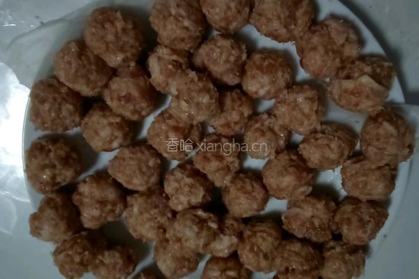 粉丝丸子汤的做法图解1