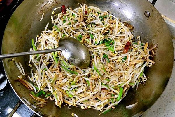 鲁菜大师蒋家常菜炒香辣豆牙肉丝的做法图解3