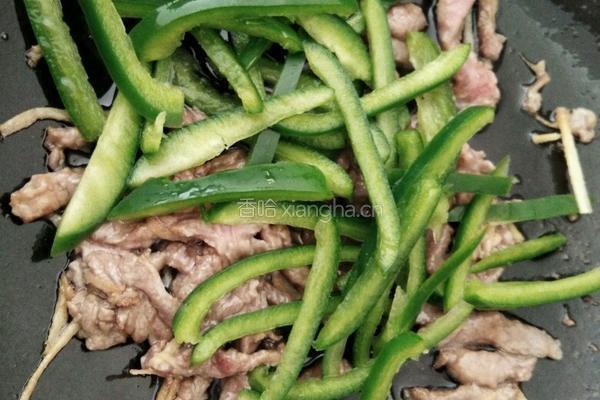 青红椒炒牛肉的做法图解6