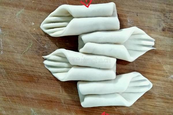 枣花馍（造型步骤）的做法图解4