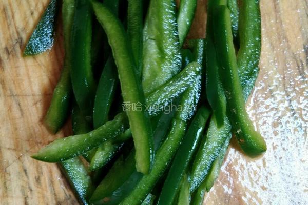 青红椒炒牛肉的做法图解3