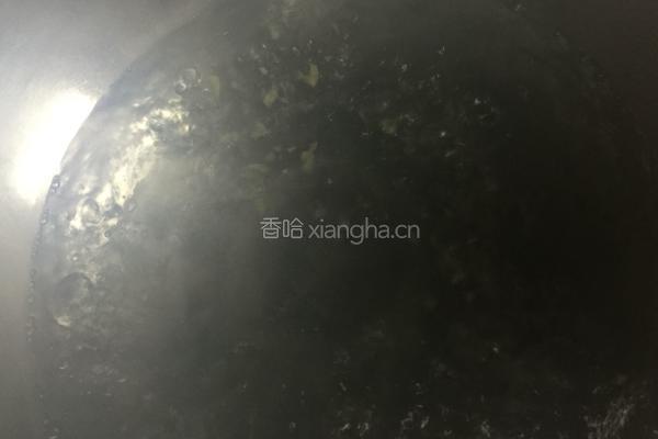 双菇豆腐火腿汤的做法图解2