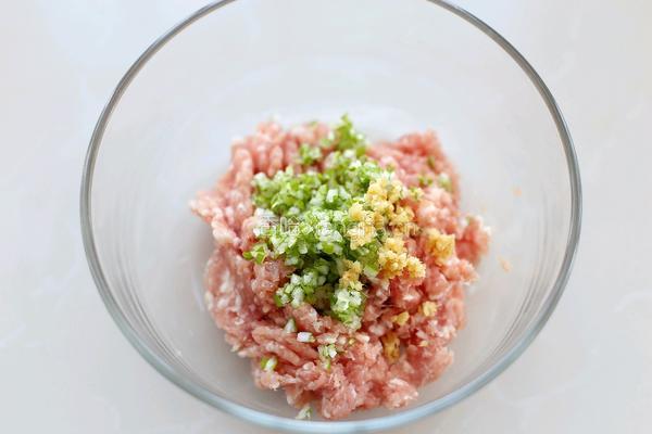 香菇糯米珍珠丸子的做法图解4