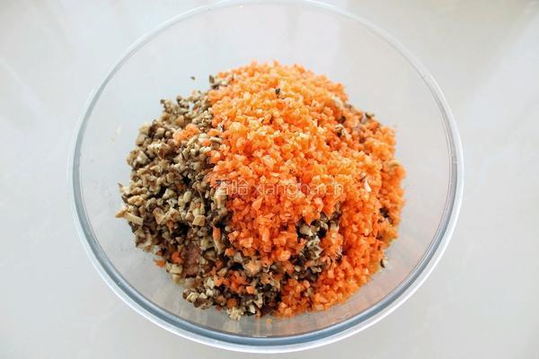 香菇胡萝卜鲜肉包的做法图解5