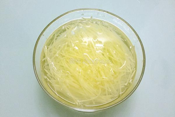 青椒土豆丝的做法图解2