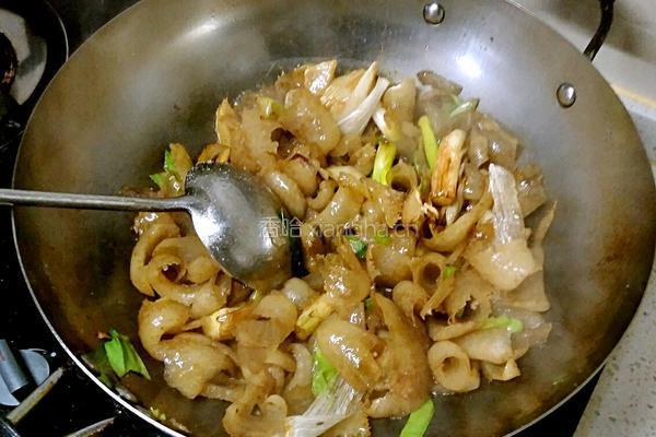 鲁菜大师蒋家常菜酱爆皮肚的做法图解8