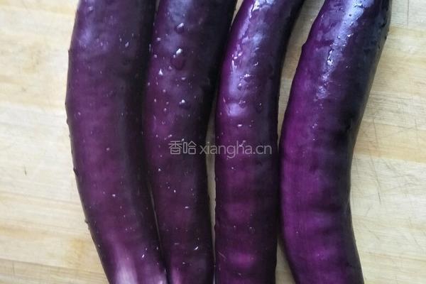 五香茄条的做法图解1
