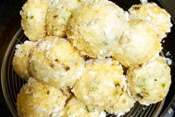 酥炸鲮鱼丸的做法图解3