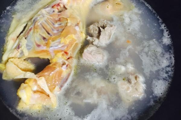 当归熟地鸡汤的做法图解4