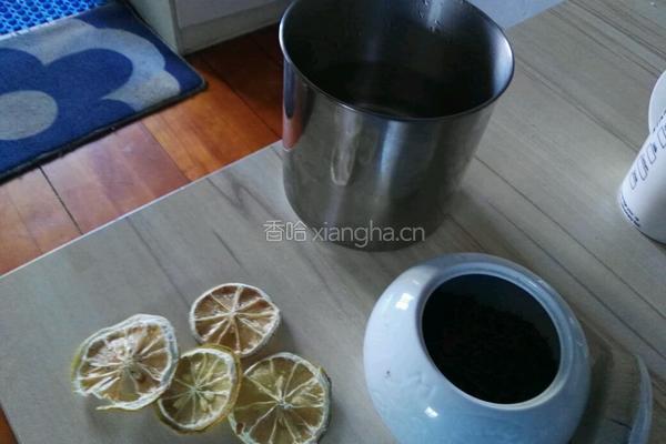热柠檬红茶的做法图解1