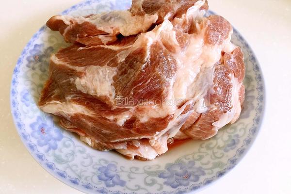 蒜泥梅花肉的做法图解1