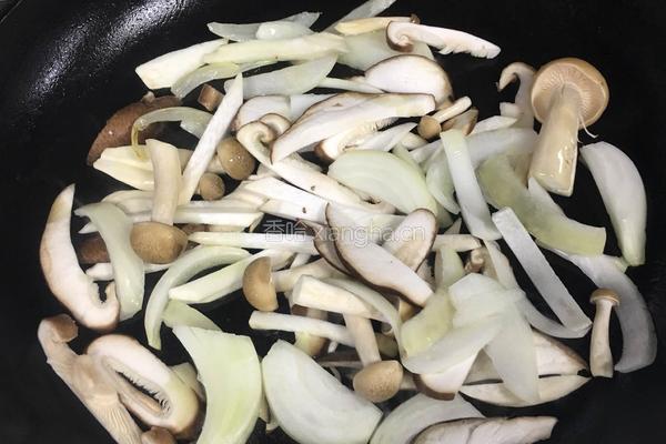 意大利番茄肉酱螺蛳粉的做法图解1