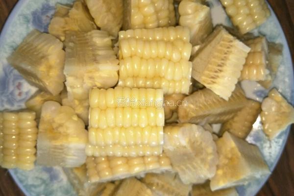 玉米胡萝卜排骨炖土豆的做法图解2