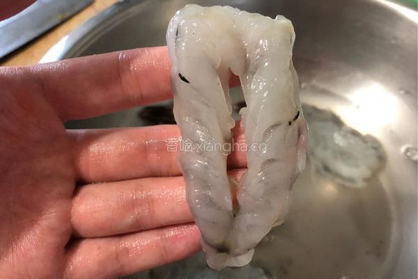 黄金蝴蝶虾的做法图解3